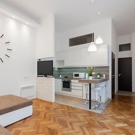 Szent Istvan Ter 4 Next To Basilica A 1 Bedroom Budapeste Exterior foto