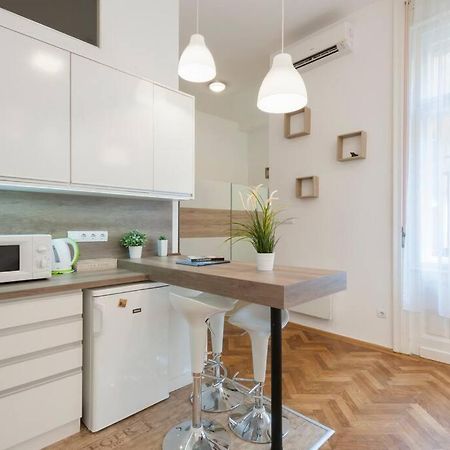 Szent Istvan Ter 4 Next To Basilica A 1 Bedroom Budapeste Exterior foto